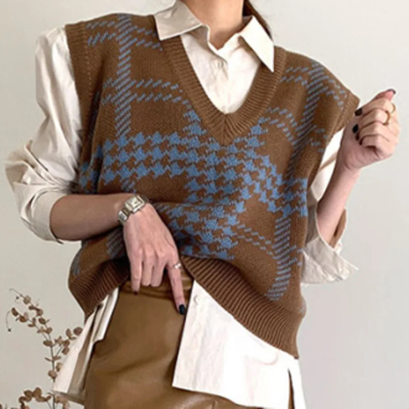 SHENGPALAE Autumn Winter 2021 Women's Knitted Vest Casual Loose V-neck Plaid Loose Sleeveless Sweater Pullover Waistcoat 8D963
SHENGPALAE Autumn Winter 2021 Women's Knitted Vest Casual Loose V-neck Plaid Loose Sleeveless Sweater Pullover Waistcoat 8D963