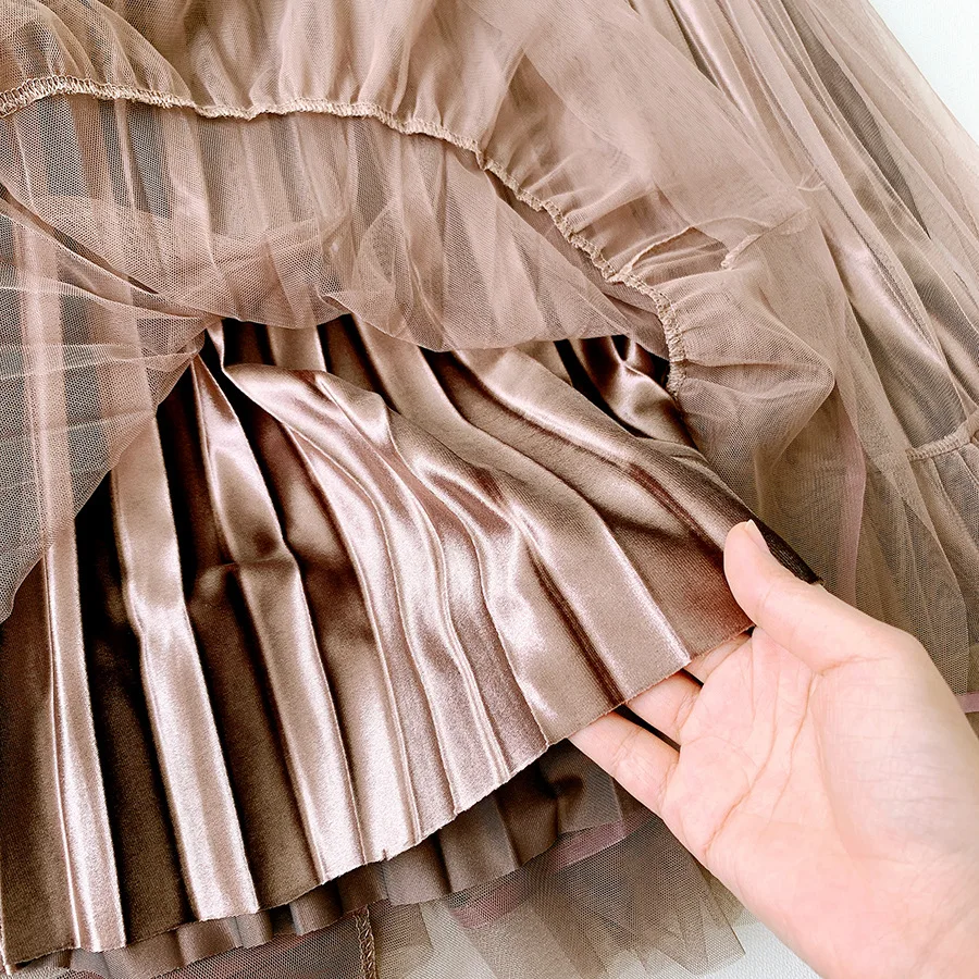 Autumn Winter Velvet Tulle Skirt Women Casual High Waist Pleated Skirt Female Blue Brown Midi Skirts Jupe Longue
Autumn Winter Velvet Tulle Skirt Women Casual High Waist Pleated Skirt Female Blue Brown Midi Skirts Jupe Longue
