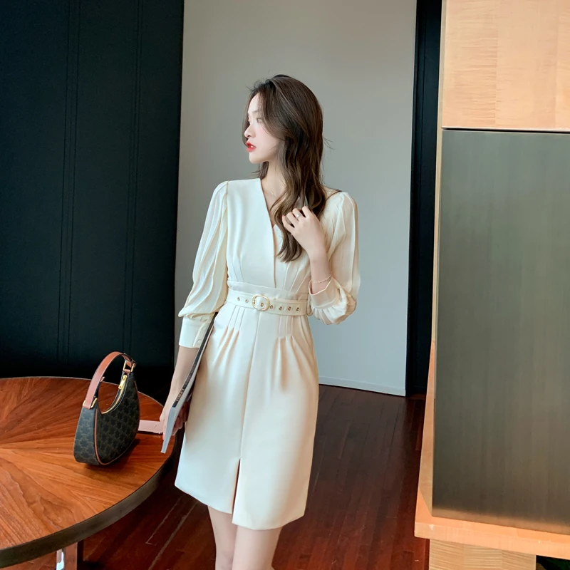 Office Ladies Fashion Dress 2021 Spring New 3/4 Sleeve V-neck Pleated with Belt Knee-length Dress with Slits Woman Dress Apricot
Office Ladies Fashion Dress 2021 Spring New 3/4 Sleeve V-neck Pleated with Belt Knee-length Dress with Slits Woman Dress Apricot