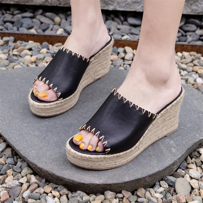 Women Slippers Retro Flat Platform Straw Wedges Summer Leisure Hand-made Women Shoes Thick Bottom Slip-on Open Toe Flip Flops
Women Slippers Retro Flat Platform Straw Wedges Summer Leisure Hand-made Women Shoes Thick Bottom Slip-on Open Toe Flip Flops