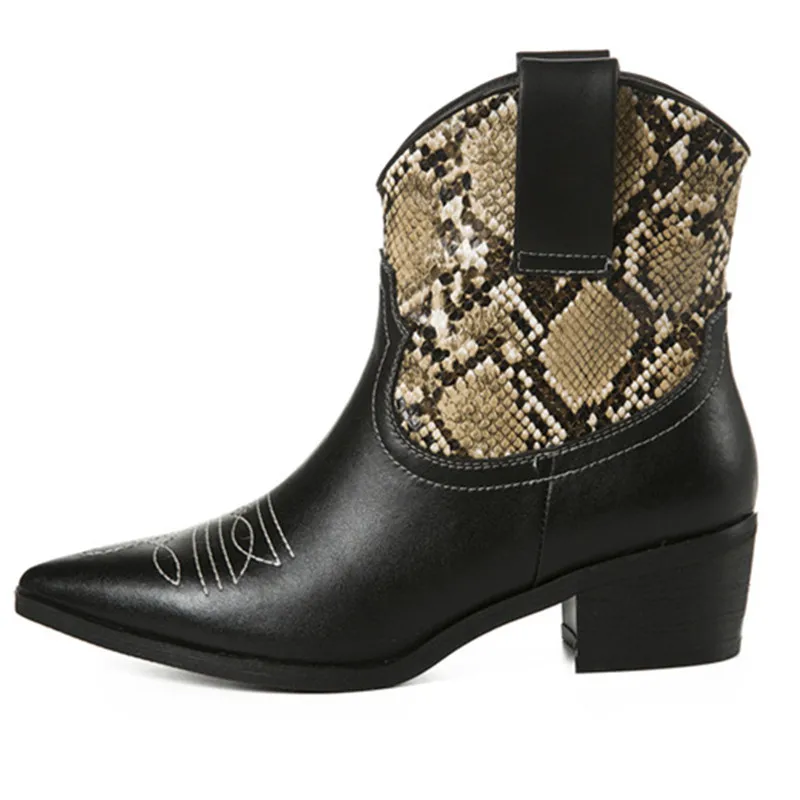 Women Genuine Leather Slip-on Ankle Boots Casual Flat High Quality Westren Matin booties Heel botas feminina Zapatillas mujer 
Women Genuine Leather Slip-on Ankle Boots Casual Flat High Quality Westren Matin booties Heel botas feminina Zapatillas mujer