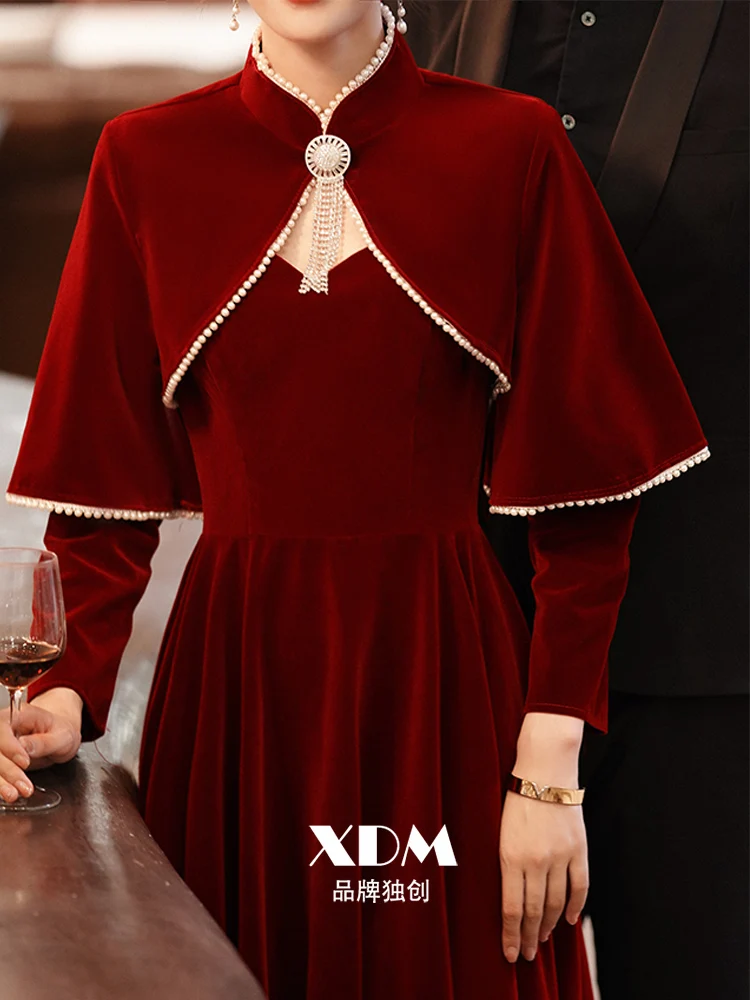 Bride Winter Thick Style Red Velvet Long Sleeves Elegant Senior Engagement Wedding Dress for Women
Bride Winter Thick Style Red Velvet Long Sleeves Elegant Senior Engagement Wedding Dress for Women