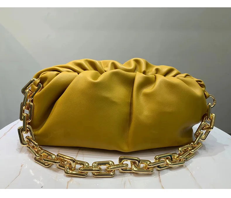 2020 new leather women's bag trend fashion thick chain cloud bag fold leather clip bag portable shoulder bag
2020 new leather women's bag trend fashion thick chain cloud bag fold leather clip bag portable shoulder bag