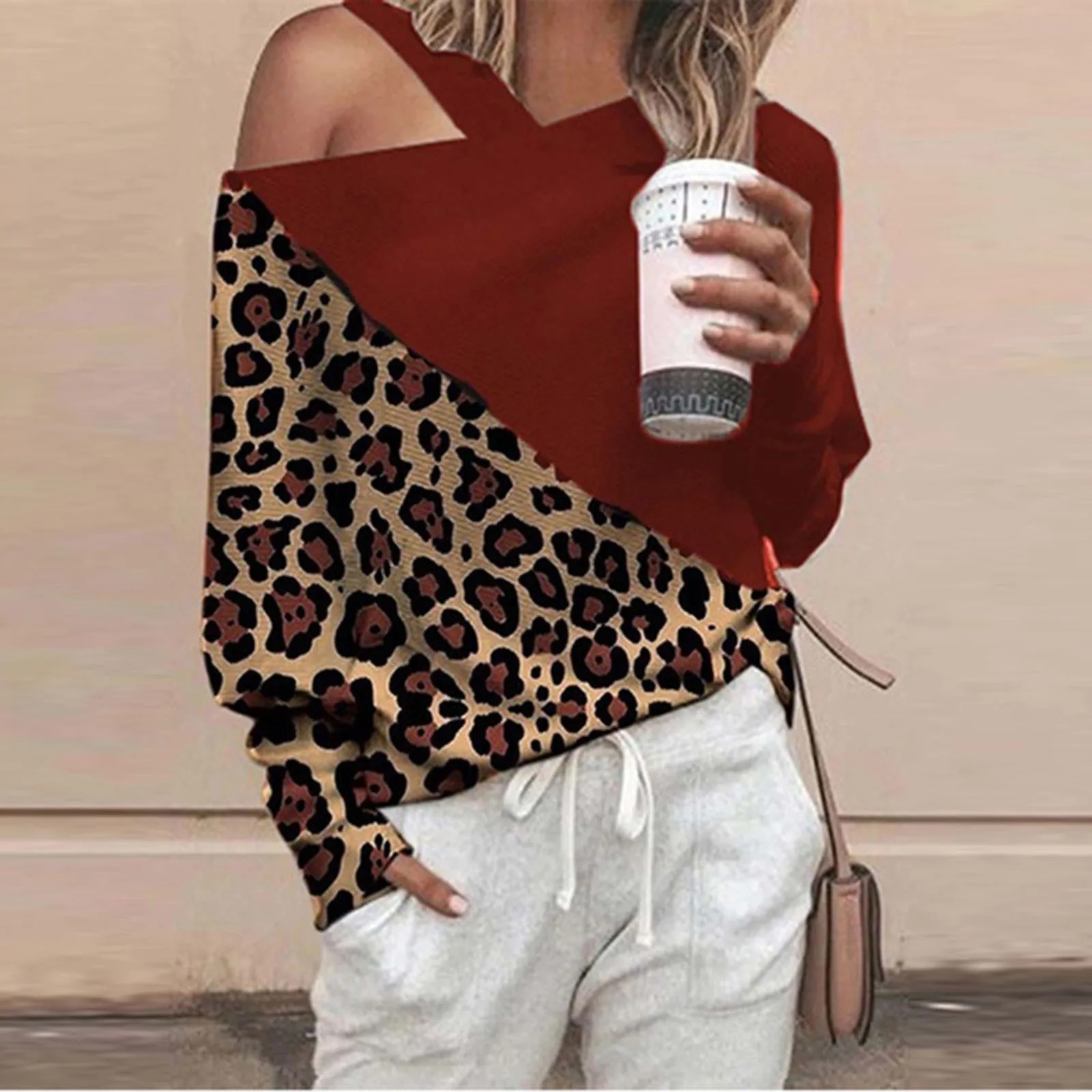 Женская блузка с длинным рукавом, V-образным вырезом и леопардовым принтом 
Женская блузка с длинным рукавом, V-образным вырезом и леопардовым принтом