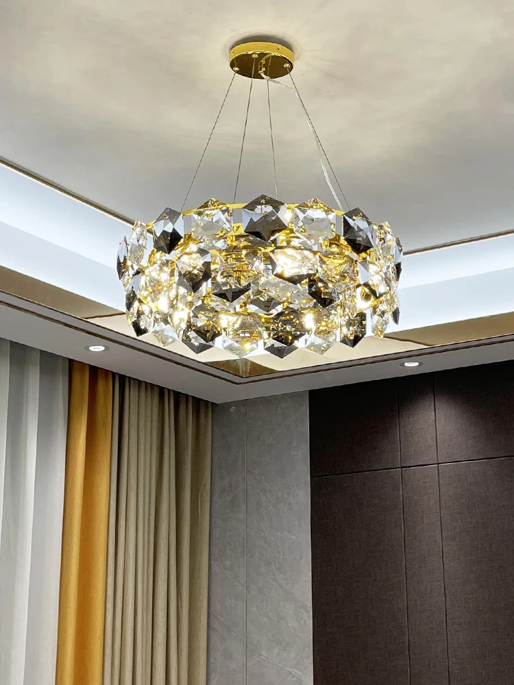 Postmodern crystal chandelier simple living room dining room bedroom Nordic light luxury creative lamp
Postmodern crystal chandelier simple living room dining room bedroom Nordic light luxury creative lamp