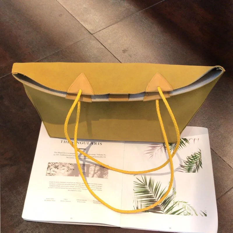 Literary and Art Simple Tote Bag Handbags 2020 New Retro Shopping Shoulder Messenger Composite Bags Sac De Luxe Femme Marque cc
Literary and Art Simple Tote Bag Handbags 2020 New Retro Shopping Shoulder Messenger Composite Bags Sac De Luxe Femme Marque cc