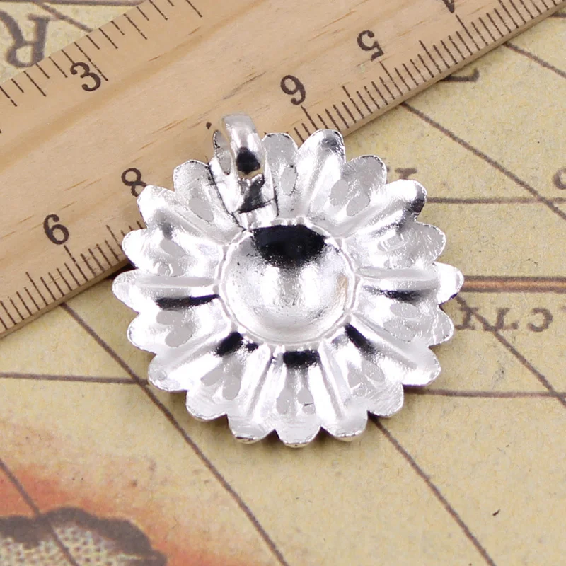 4pcs Charms Sunflower Flower 37x37mm Tibetan Silver Pendants Antique Jewelry Making DIY Handmade Craft For Bracelet Necklace
4pcs Charms Sunflower Flower 37x37mm Tibetan Silver Pendants Antique Jewelry Making DIY Handmade Craft For Bracelet Necklace