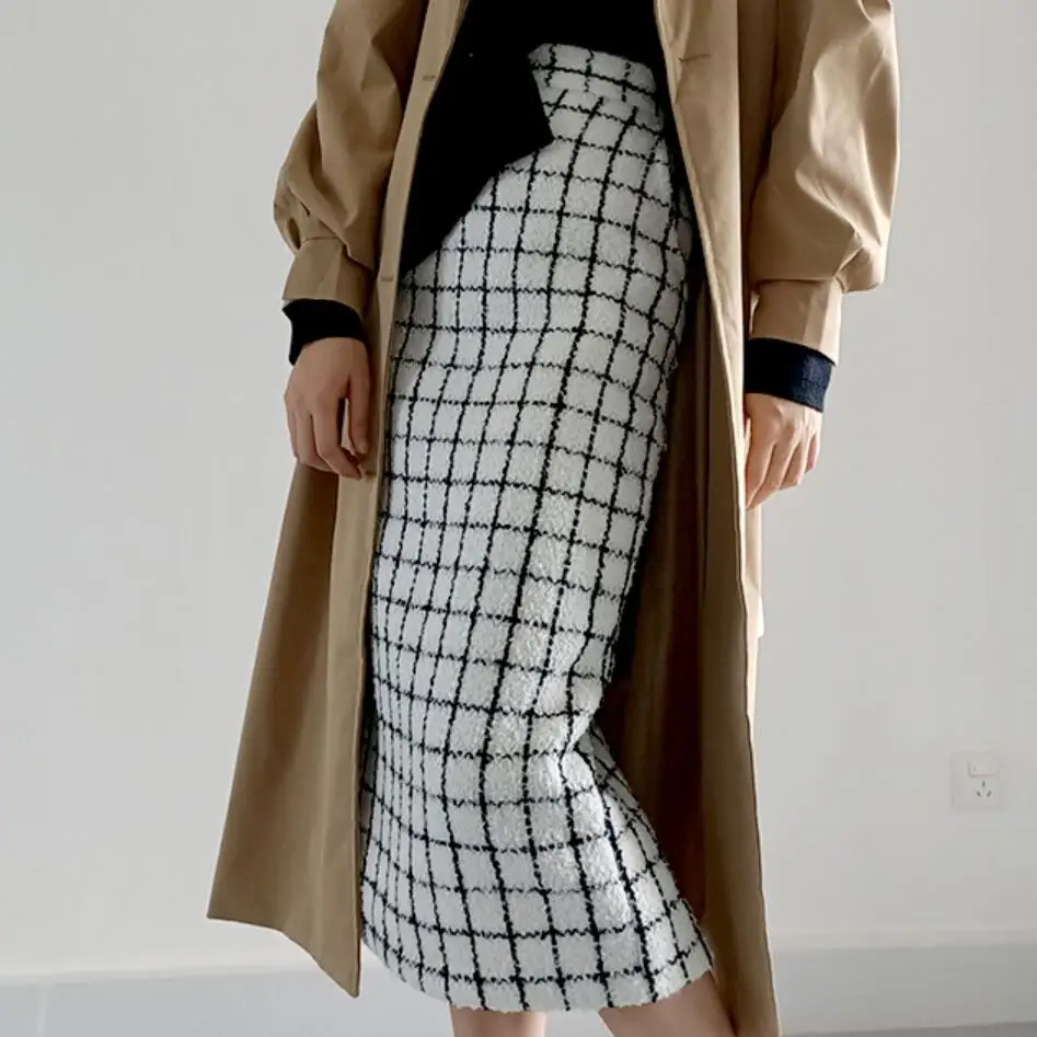 New Fashion Warm Elegant Knee Length Women Skirts Straight ol High Waist Winter And Autumn Plaid Skirts
New Fashion Warm Elegant Knee Length Women Skirts Straight ol High Waist Winter And Autumn Plaid Skirts
