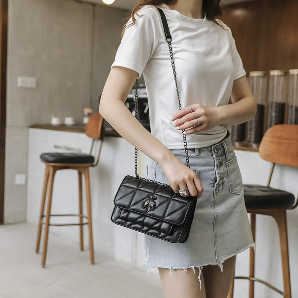 Bee Luxury Shoulder Crossbody Bags for Women 2021 Small Flap Bag Fashion Designer PU Leather Messenger Bag Ladies Handbags Purse
Bee Luxury Shoulder Crossbody Bags for Women 2021 Small Flap Bag Fashion Designer PU Leather Messenger Bag Ladies Handbags Purse