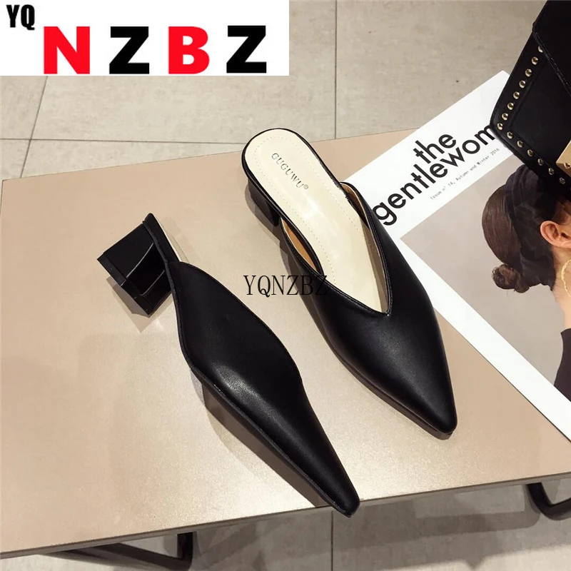 2022 Sexy Summer Women Pointed Toe Slipper Nude White Square Low Heels Outsides Ladies Slides Brand Beach Mules Shoes Female
2022 Sexy Summer Women Pointed Toe Slipper Nude White Square Low Heels Outsides Ladies Slides Brand Beach Mules Shoes Female