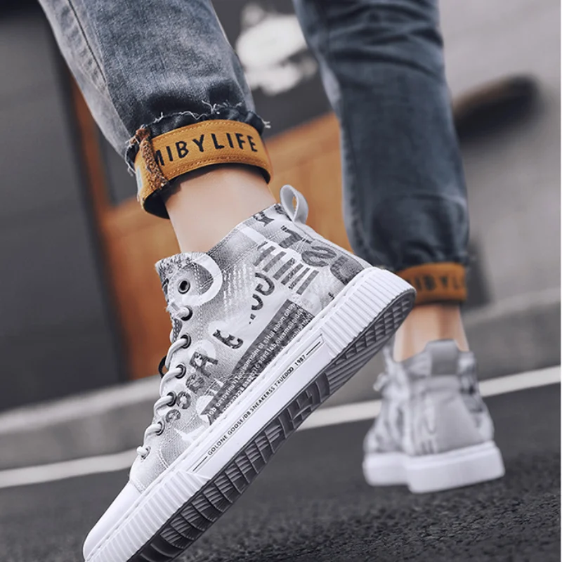 Spring Autumn Sneakers Men's Casual Shoes Breathable Lace Up Men Shoes High Gang Fashion All Match Trend Movement Shoes for Men
Spring Autumn Sneakers Men's Casual Shoes Breathable Lace Up Men Shoes High Gang Fashion All Match Trend Movement Shoes for Men
