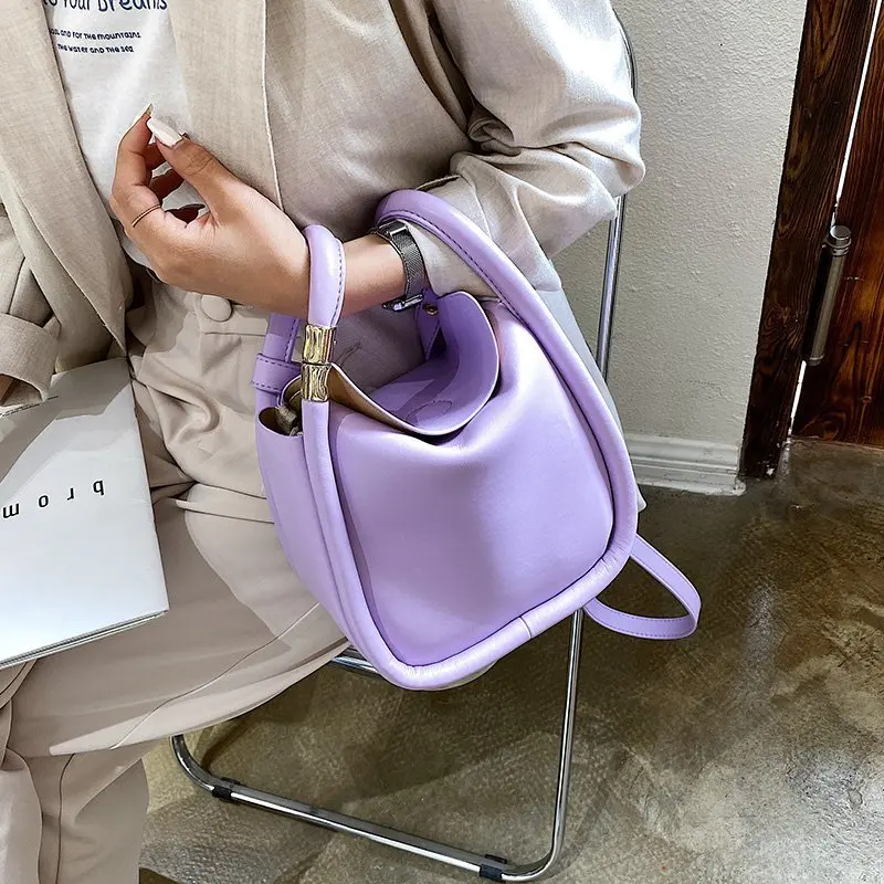Brand designer totes women pu leather wonton crossbody bag and handbag ladies mini one shoulder messenger bags bucket bolsos
Brand designer totes women pu leather wonton crossbody bag and handbag ladies mini one shoulder messenger bags bucket bolsos