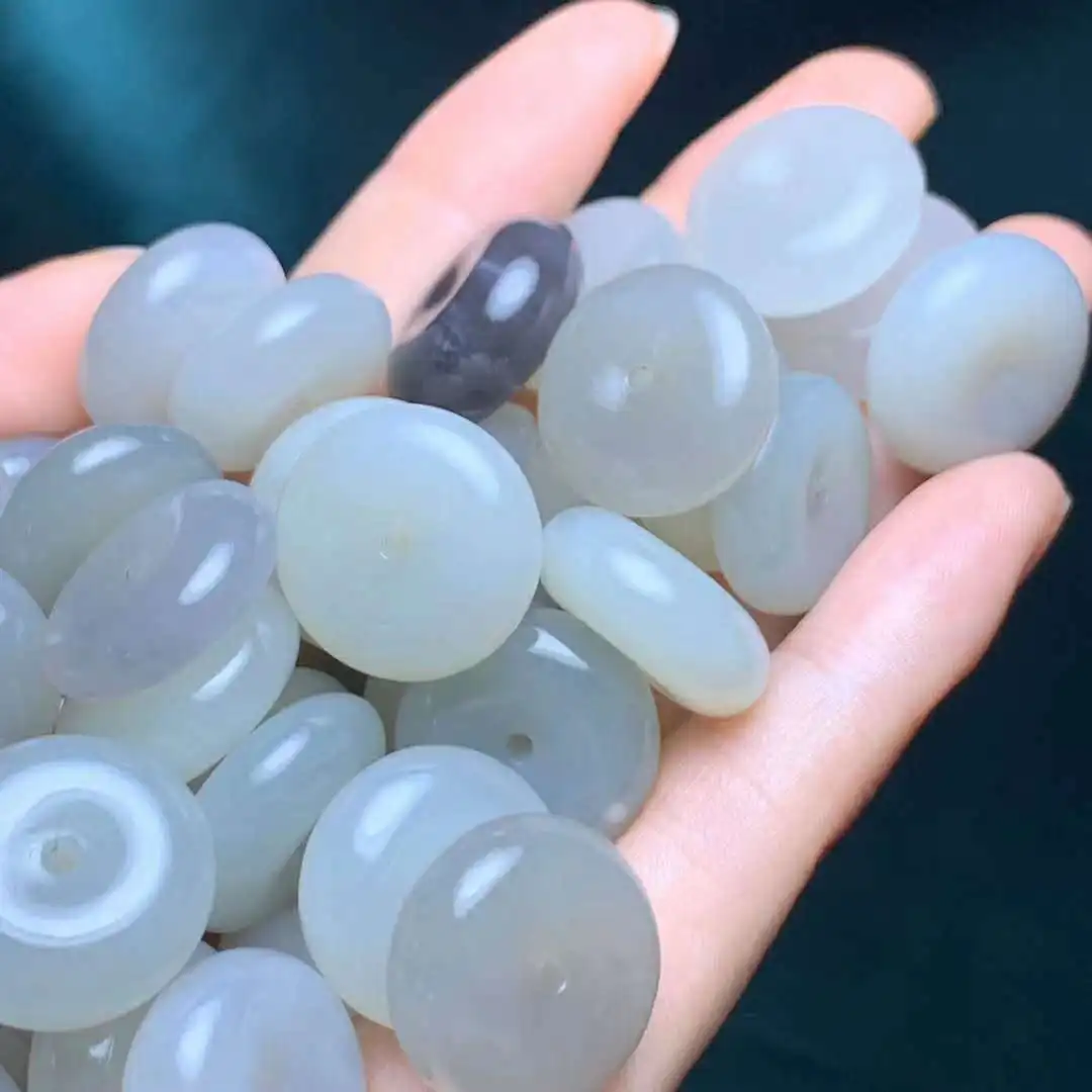10PCS Natural Hetian Jade Carved Safe Button Pendant Handmade Jade Pendant Accessories for Jewelry Making Wholesale
10PCS Natural Hetian Jade Carved Safe Button Pendant Handmade Jade Pendant Accessories for Jewelry Making Wholesale