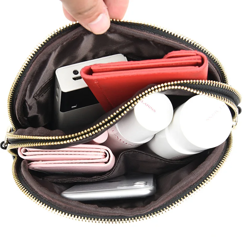 Luxury Designer Black Ladies Shoulder Bag High Quality Pu Leather Handbags for Women Simple Solid Color Crossbody Messenger Bag
Luxury Designer Black Ladies Shoulder Bag High Quality Pu Leather Handbags for Women Simple Solid Color Crossbody Messenger Bag