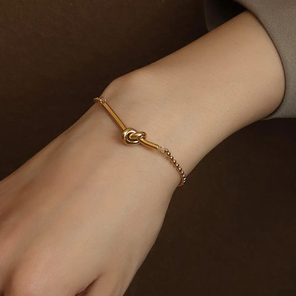 Fashion Tie a knot Couple Bracelets For Women Boho Jewelry Unique 316l Stainless Steel Men Bangle Adjustable Size Dropshipping
Fashion Tie a knot Couple Bracelets For Women Boho Jewelry Unique 316l Stainless Steel Men Bangle Adjustable Size Dropshipping