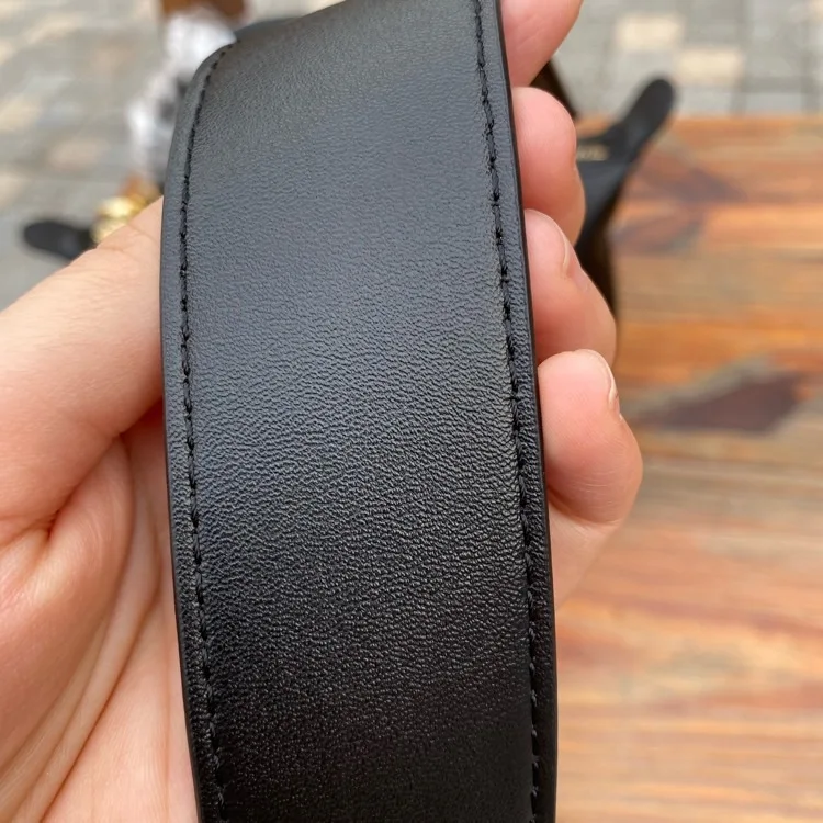 Lambskin mini dumpling bag female mini lambskin handbag messenger bag with box
Lambskin mini dumpling bag female mini lambskin handbag messenger bag with box