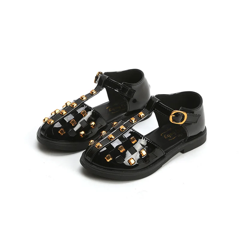 Summer Girls Sandals 2020 New Fashion Rivet Breathable Princess Shoes For Children Soft Bottom Hollow Pointed Shoes
Summer Girls Sandals 2020 New Fashion Rivet Breathable Princess Shoes For Children Soft Bottom Hollow Pointed Shoes