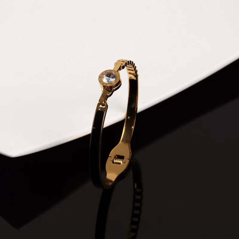 TOSAKO Stainless Steel Bracelet Fashion Personality Retro Hip Hop Women's Titanium Steel Jewelry
TOSAKO Stainless Steel Bracelet Fashion Personality Retro Hip Hop Women's Titanium Steel Jewelry