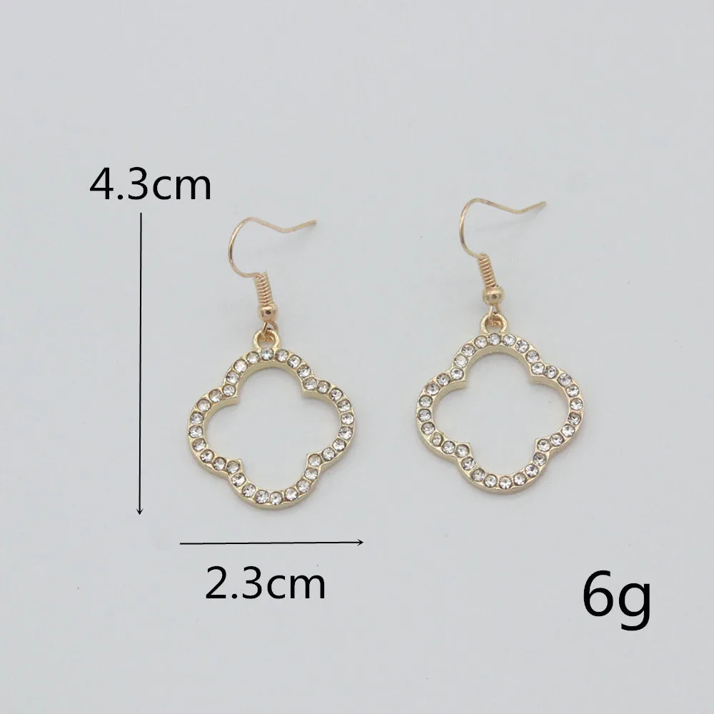 The new hollow four-leaf clover rhinestone temperament fresh Korean wild earrings alloy female earrings
The new hollow four-leaf clover rhinestone temperament fresh Korean wild earrings alloy female earrings