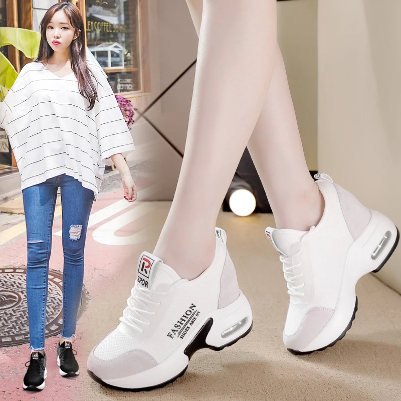 Женские кроссовки на танкетке, сетчатые дышащие кроссовки на платформе, повседневная обувь для весны и осени, 2021
Женские кроссовки на танкетке, сетчатые дышащие кроссовки на платформе, повседневная обувь для весны и осени, 2021