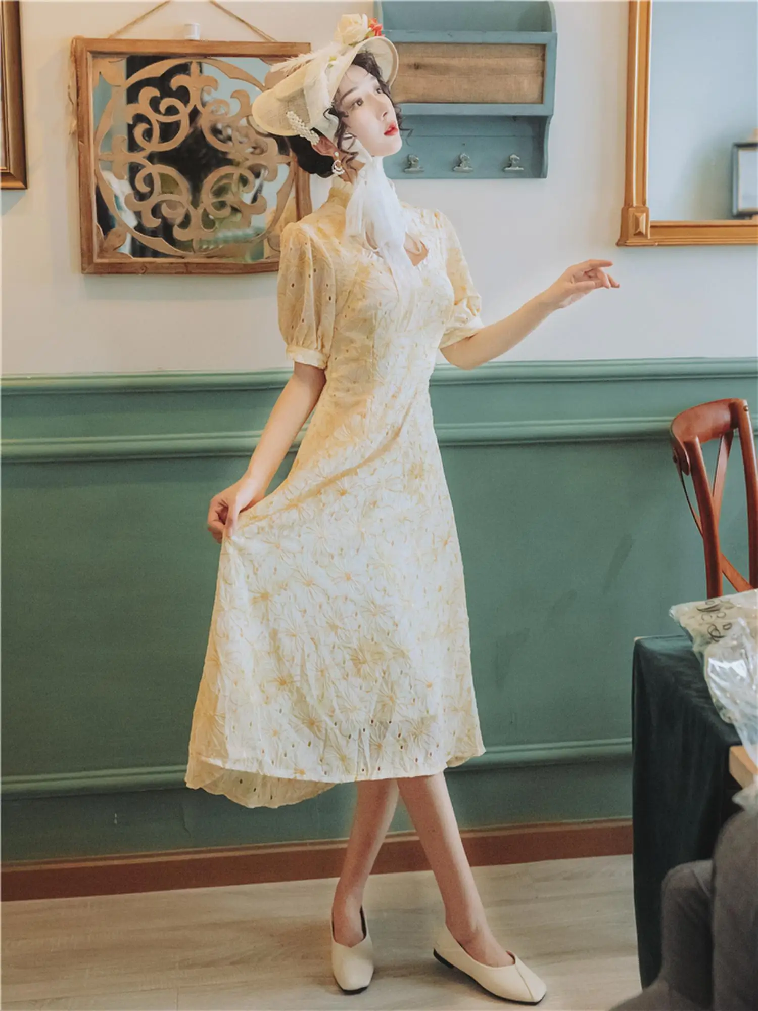 In the new French modified niche retro qipao dress small temperament printing embroidery skirt
In the new French modified niche retro qipao dress small temperament printing embroidery skirt