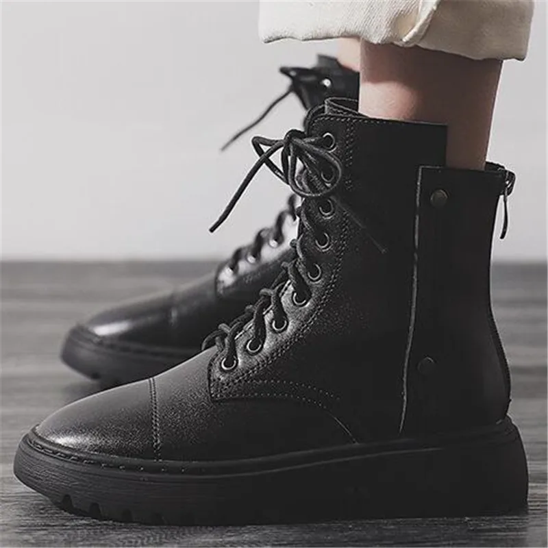 2020 New Autumn Winter British Wind Black Thick With Short Boots Female Motorcycle Boots women Lace up Warm shoes Cool Big 34-43
2020 New Autumn Winter British Wind Black Thick With Short Boots Female Motorcycle Boots women Lace up Warm shoes Cool Big 34-43