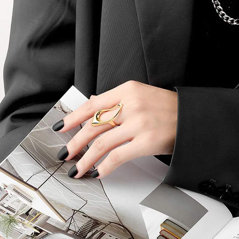 2021 Trend Silver Color European Smooth Curve Ring Retro Fashion Tide Flow 0pen Ring Party Gifts Accessories
2021 Trend Silver Color European Smooth Curve Ring Retro Fashion Tide Flow 0pen Ring Party Gifts Accessories