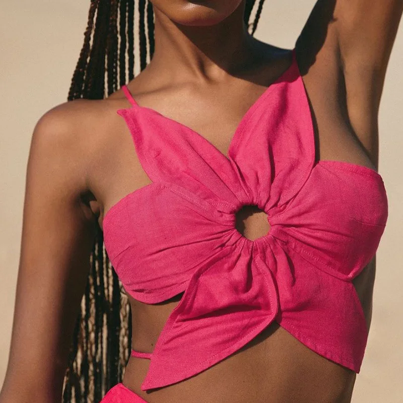 Summer New Solid Color Flower Shape Vest Hollow Lace Backless Halter Sling Cropped Tops Sexy Beach Vacation High Street Wear
Summer New Solid Color Flower Shape Vest Hollow Lace Backless Halter Sling Cropped Tops Sexy Beach Vacation High Street Wear