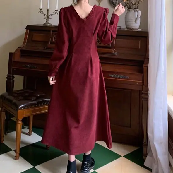 Summer Women'S Retro V-Neck Long Dress Casual All-Match Lady Mid-Length Dress Elegant A-Line Banquet Dress 2021 Beautiful Woman 
Summer Women'S Retro V-Neck Long Dress Casual All-Match Lady Mid-Length Dress Elegant A-Line Banquet Dress 2021 Beautiful Woman