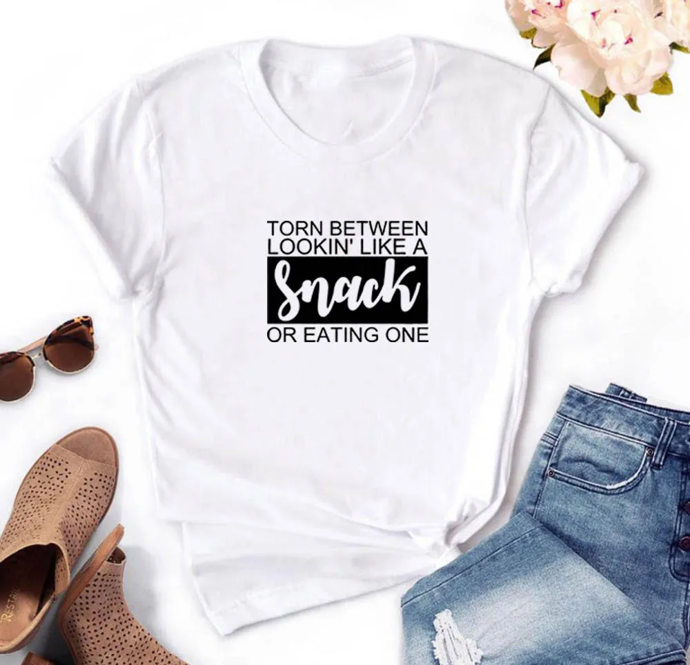 Femme O-neck Short Sleeve T Shirt Women Torn Between Lookin' Like A Snack or Eating One Tee Shirt Women Loose T Shirts
Femme O-neck Short Sleeve T Shirt Women Torn Between Lookin' Like A Snack or Eating One Tee Shirt Women Loose T Shirts