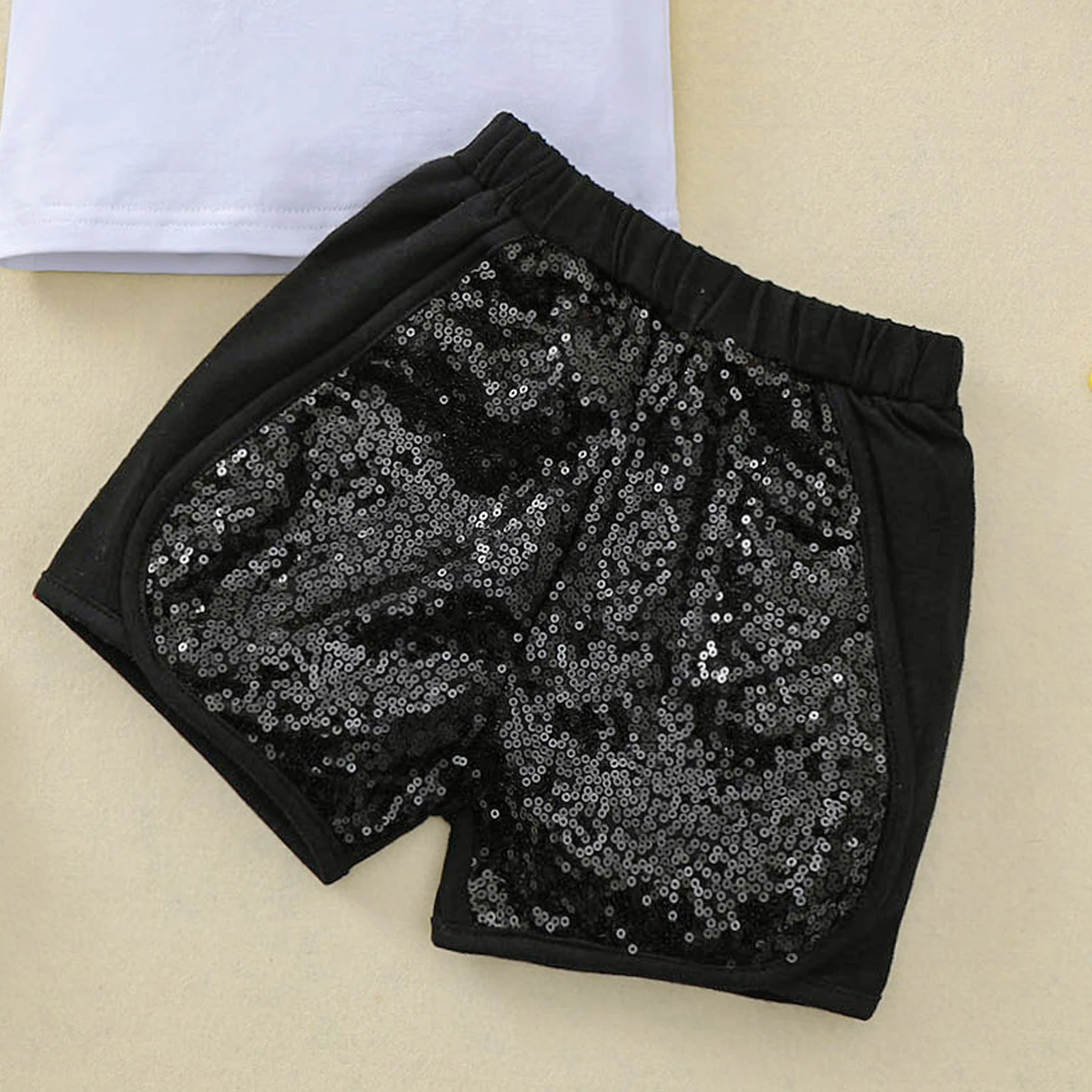 1-6Y Fashion Kids Girls Clothes Sets 2pcs Short Sleeve Back Sequined Wings T Shirts Shorts
1-6Y Fashion Kids Girls Clothes Sets 2pcs Short Sleeve Back Sequined Wings T Shirts Shorts