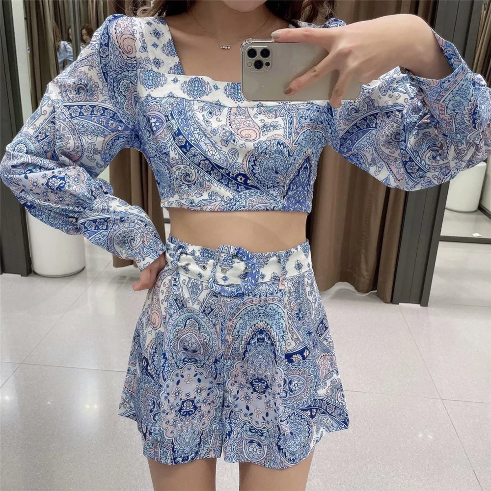 DAILOU Summer Two Pieces Set Women Chic Fashion Cashew Print Blouse Shirts And High Wasit With Belt Shorts Women 2 Pieces Sets
DAILOU Summer Two Pieces Set Women Chic Fashion Cashew Print Blouse Shirts And High Wasit With Belt Shorts Women 2 Pieces Sets