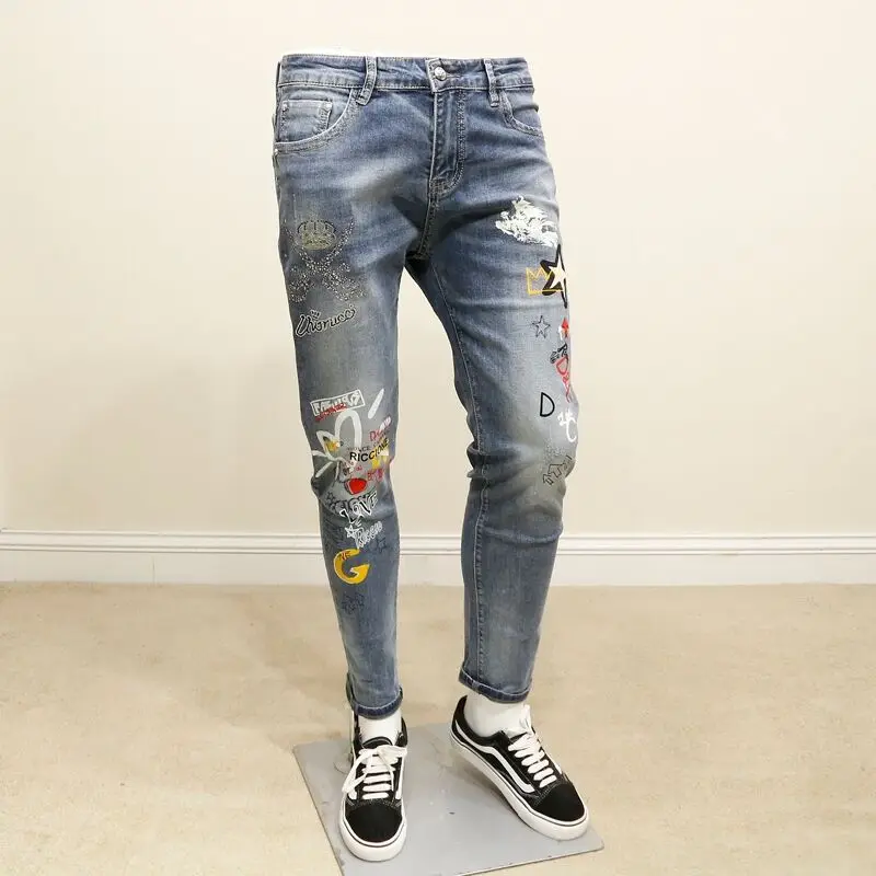 Fashion Street Men Jeans Vintage Retro Slim Fit Ripped Jeans For Men Embroidery Patchwork Designer Hip Hop Denim Punk Pants
Fashion Street Men Jeans Vintage Retro Slim Fit Ripped Jeans For Men Embroidery Patchwork Designer Hip Hop Denim Punk Pants