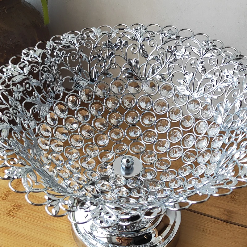 Metal Storage Tray Jewelry Display Plate Retro Dessert Fruit Cake Plate with Handle for Home Party Wedding Decoration
Metal Storage Tray Jewelry Display Plate Retro Dessert Fruit Cake Plate with Handle for Home Party Wedding Decoration