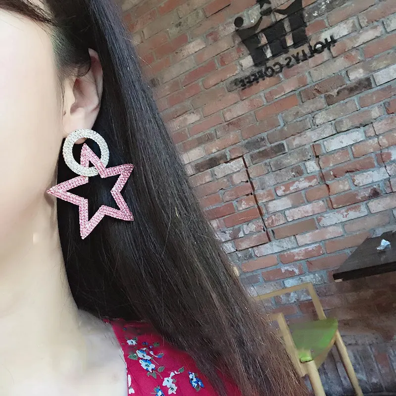 MENGJIQIAO Korean New Exaggerated Full Rhinestone Hollow Pink Star Drop Earrings For Women Luxury Circle Pendientes Jewelry 
MENGJIQIAO Korean New Exaggerated Full Rhinestone Hollow Pink Star Drop Earrings For Women Luxury Circle Pendientes Jewelry