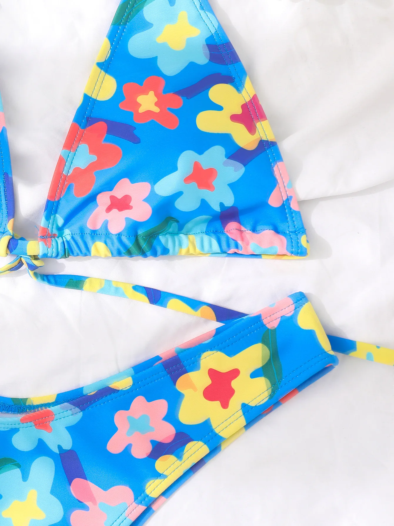 2021 Sexy Triangle Micro Bikini Set Floral Swimsuit Women's Swimming Suit 2 Piece Swimwear High Cut Beach Bathing Suit
2021 Sexy Triangle Micro Bikini Set Floral Swimsuit Women's Swimming Suit 2 Piece Swimwear High Cut Beach Bathing Suit