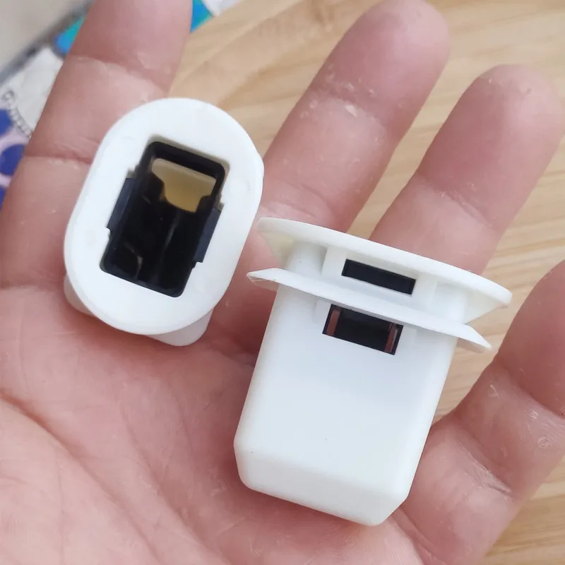 2 шт. автомобильные аксессуары для крепления зажима заднего сиденья подходят для Audi A3, A4, A5, A6, a7, A8, Q3, Q5, Q7, Q8 
2 шт. автомобильные аксессуары для крепления зажима заднего сиденья подходят для Audi A3, A4, A5, A6, a7, A8, Q3, Q5, Q7, Q8