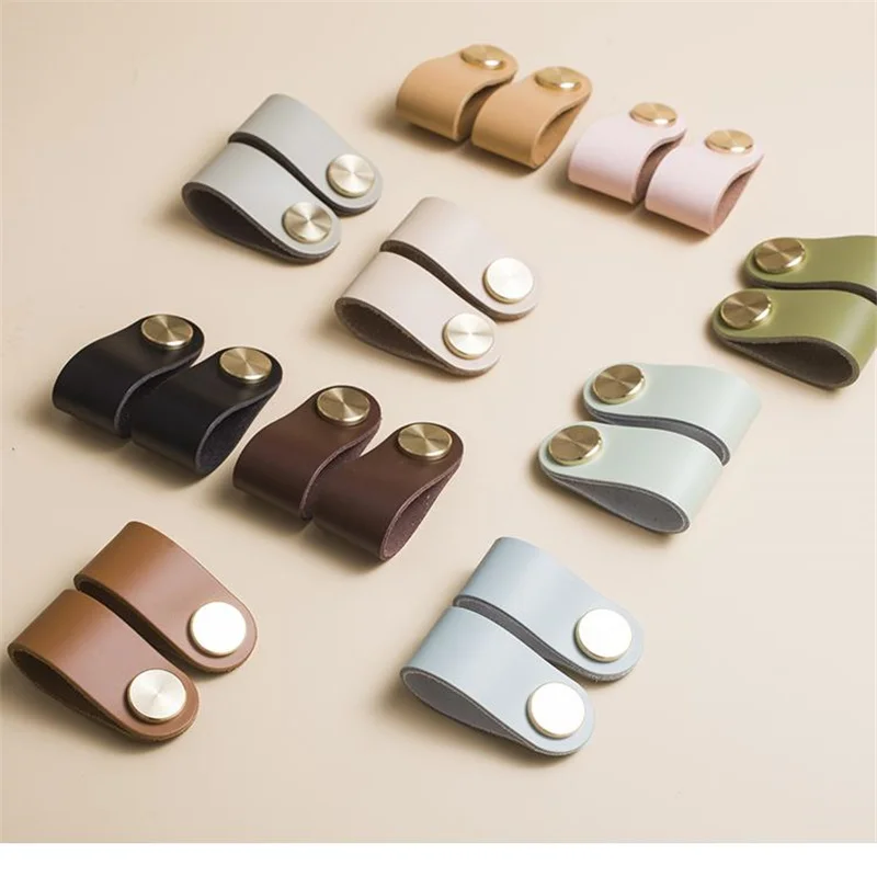 Leather Drawer Pulls Handles Modern Furniture Cupboard Pull Handle Single and Two Hole Cabinet Knobs Pulls with Screws Ten Color
Leather Drawer Pulls Handles Modern Furniture Cupboard Pull Handle Single and Two Hole Cabinet Knobs Pulls with Screws Ten Color