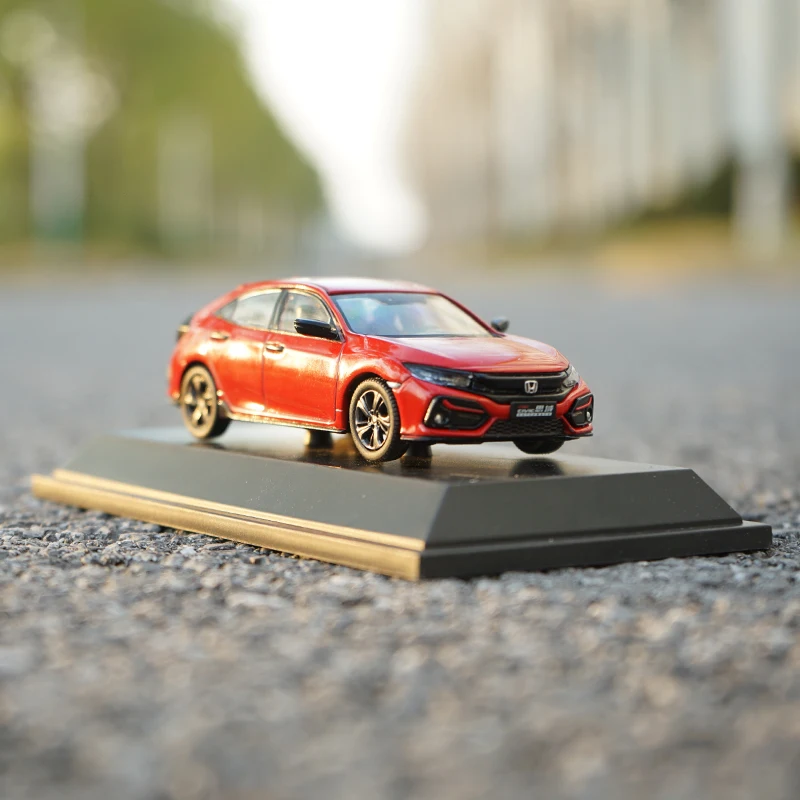 1:43 литой Сплав оригинальная модель автомобиля Civic 2020 модель автомобиля сувенирные украшения демонстрационные подарки статические игрушки
1:43 литой Сплав оригинальная модель автомобиля Civic 2020 модель автомобиля сувенирные украшения демонстрационные подарки статические игрушки
