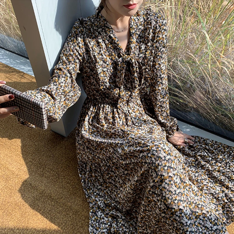 New Spring Chiffon Dress Plus Size V-Neck Long Sleeve Vintage Korean Lace Up Elastic Casual Floral Print Midi Dress Vestidos
New Spring Chiffon Dress Plus Size V-Neck Long Sleeve Vintage Korean Lace Up Elastic Casual Floral Print Midi Dress Vestidos