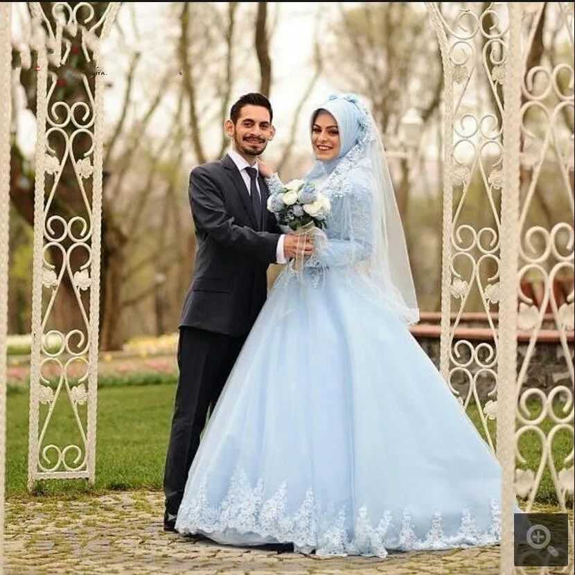 Robe De Soiree Arabic Muslim Long Sleeve High Neckline Wedding Dresses 2021 Ball Gown For Women Dress Including Veils and Scarf
Robe De Soiree Arabic Muslim Long Sleeve High Neckline Wedding Dresses 2021 Ball Gown For Women Dress Including Veils and Scarf