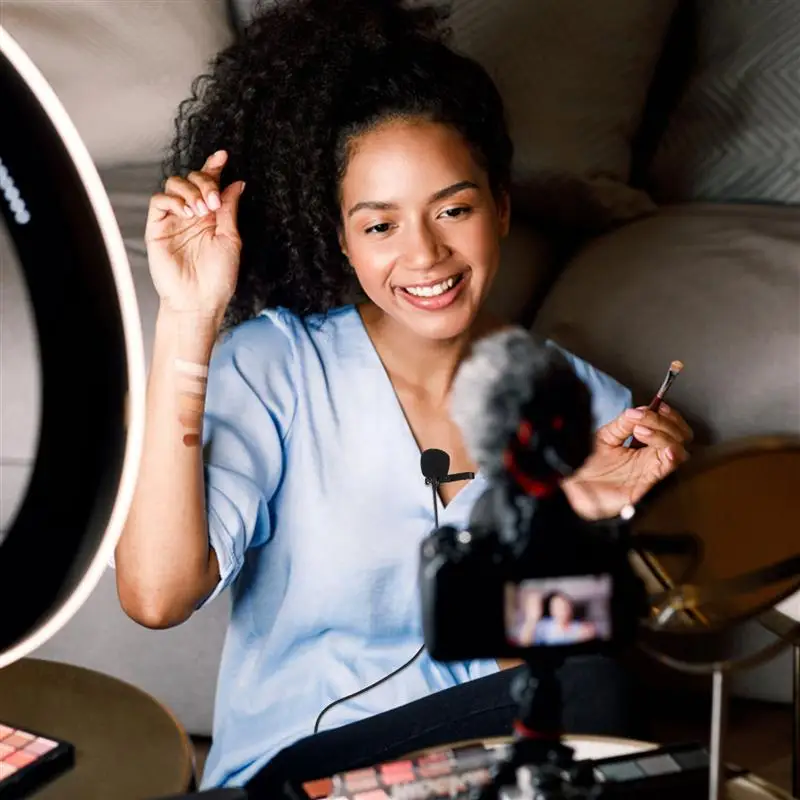 1 Set Lavalier Lapel Microphone Clip-on 3.5mm Condenser Recording Microphone
1 Set Lavalier Lapel Microphone Clip-on 3.5mm Condenser Recording Microphone