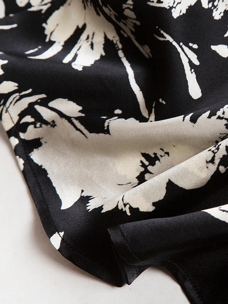Satin Black and White Print Skirts Women A-Line Mid-Calf Empire Bohemian Long Skirts for Women High Waist Silk Skirts for Women
Satin Black and White Print Skirts Women A-Line Mid-Calf Empire Bohemian Long Skirts for Women High Waist Silk Skirts for Women