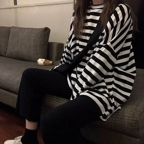 spring Autumn Women harajuku Striped Tshirt Long Sleeve O-Neck T-Shirts ulzzang Korean Casual oversized T Shirt Femme black Tops
spring Autumn Women harajuku Striped Tshirt Long Sleeve O-Neck T-Shirts ulzzang Korean Casual oversized T Shirt Femme black Tops