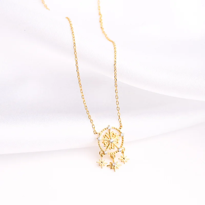 S925 sterling silver women's diamond-studded snowflake shape necklace sweet and elegant style necklace
S925 sterling silver women's diamond-studded snowflake shape necklace sweet and elegant style necklace
