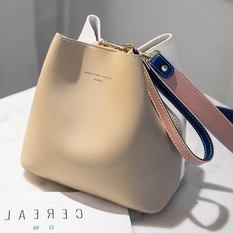 New Brand Designer Women Bags Vintage Strap Shoulder Bag Patchwork Bucket Handbag Large Capacity Crossbody Bag Lady Sac A Main
New Brand Designer Women Bags Vintage Strap Shoulder Bag Patchwork Bucket Handbag Large Capacity Crossbody Bag Lady Sac A Main