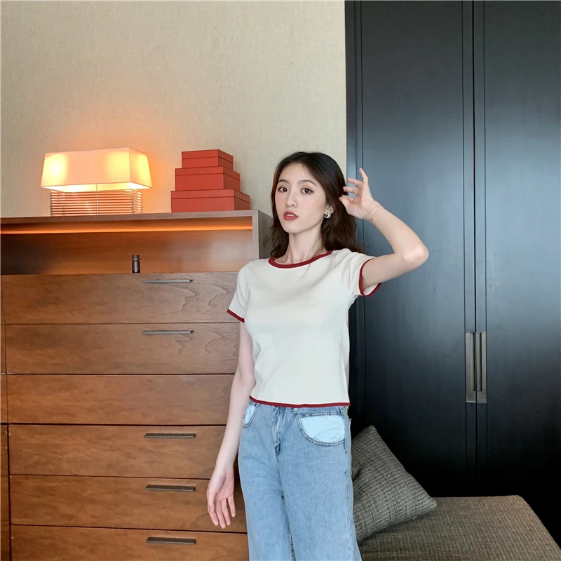 Japanese Design French Contrast Color Short-sleeved T-shirt Women's High Waist Cropped Slim Crop Top
Japanese Design French Contrast Color Short-sleeved T-shirt Women's High Waist Cropped Slim Crop Top