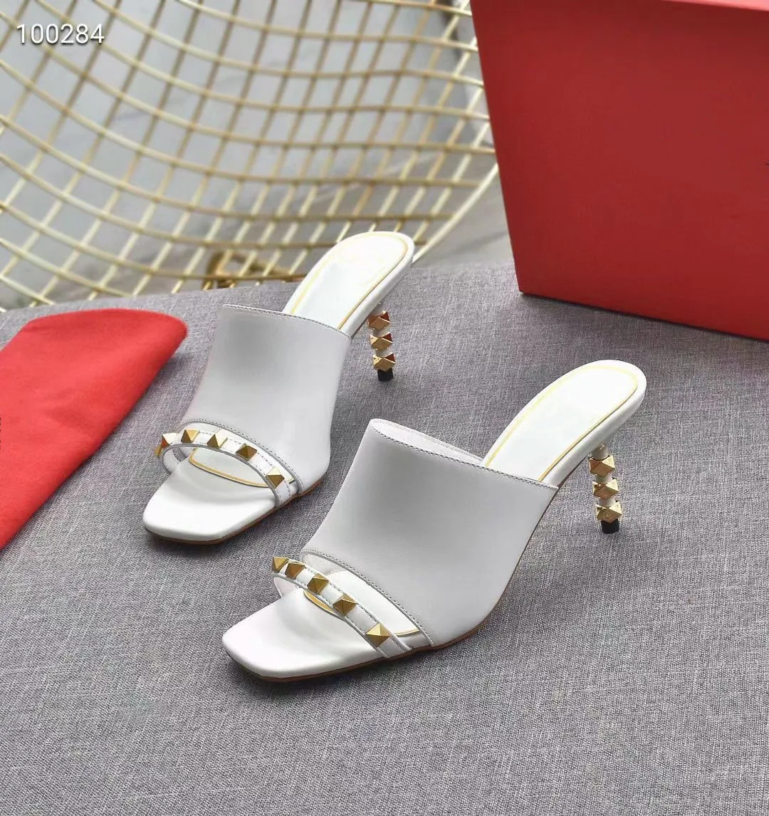 New 2021 leather summer slippers women's thin high heels slippers women's single shoulder Sandals Size 35-42 summer shoes women
New 2021 leather summer slippers women's thin high heels slippers women's single shoulder Sandals Size 35-42 summer shoes women