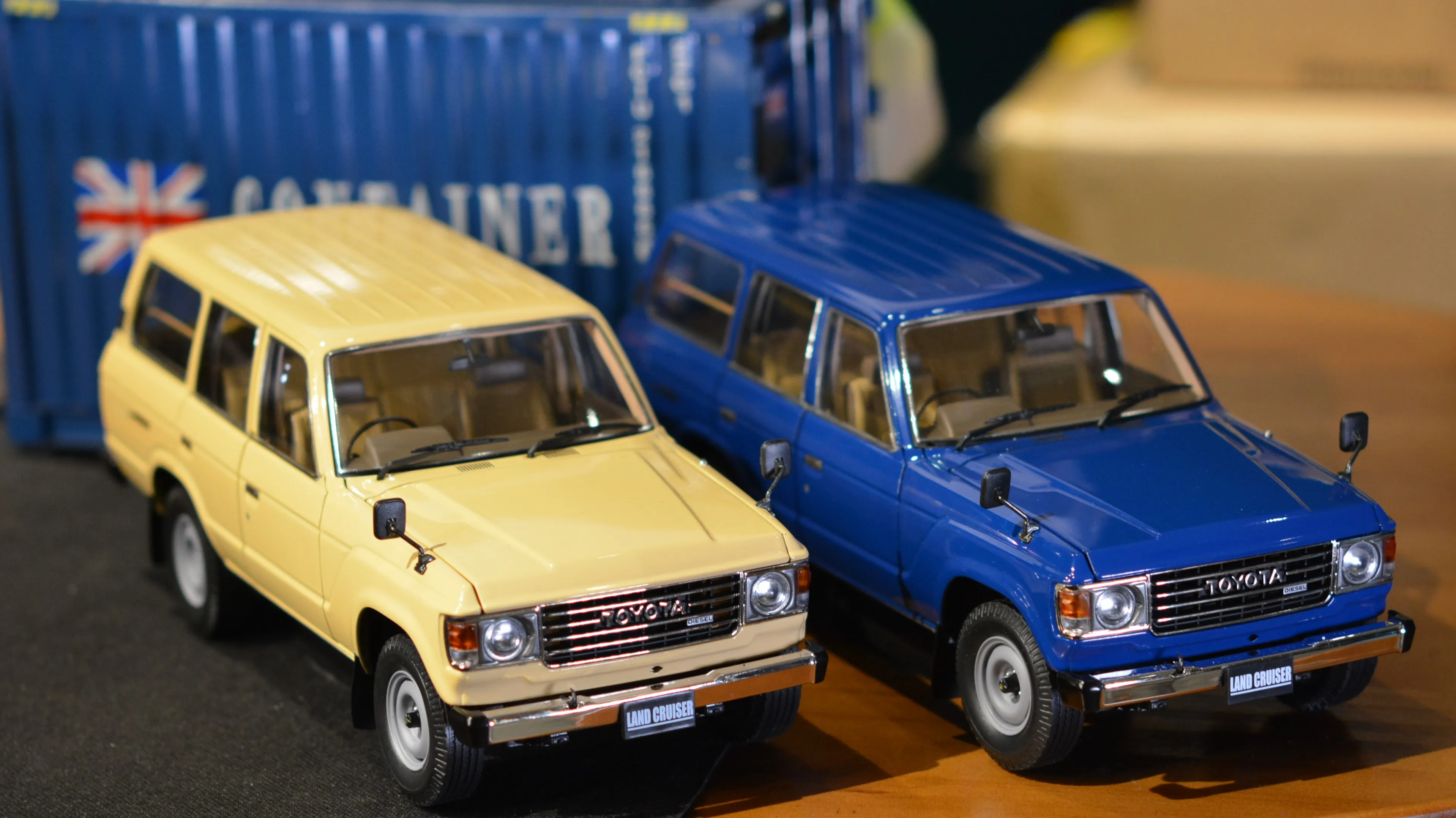 

kyosho 1/18 Toyota Land Cruiser 1980~1989 model car collection