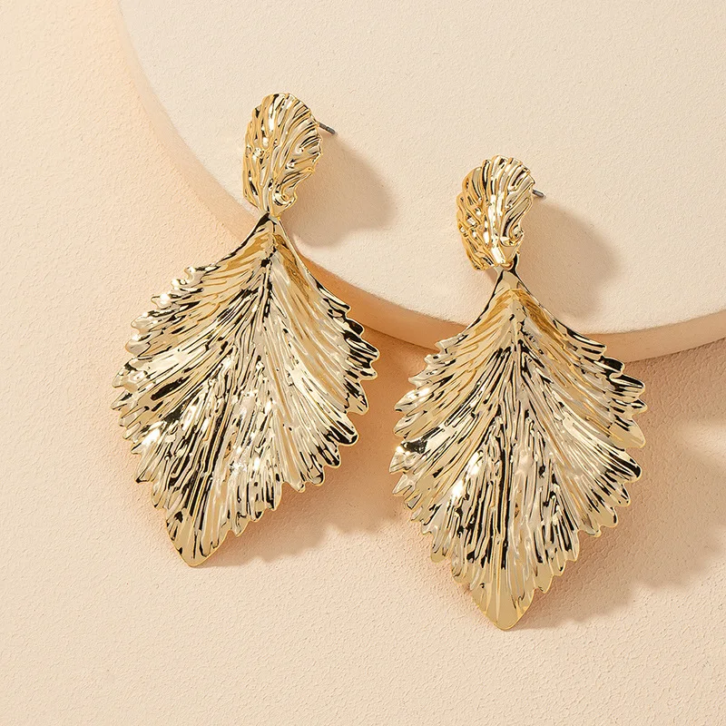 Trendy Jewelry Drop Earrings 2021 New Design Metal Alloy Golden Silvery Plating Texture Geometric Earrings For Lady
Trendy Jewelry Drop Earrings 2021 New Design Metal Alloy Golden Silvery Plating Texture Geometric Earrings For Lady